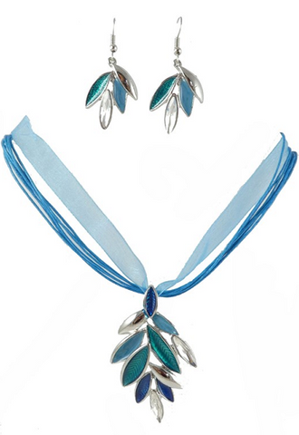 Blue Heart Print Pendant Necklace